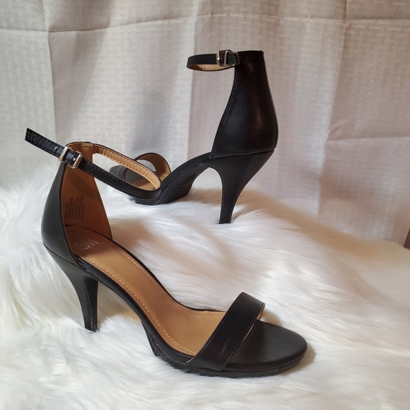 shoe dept black heels